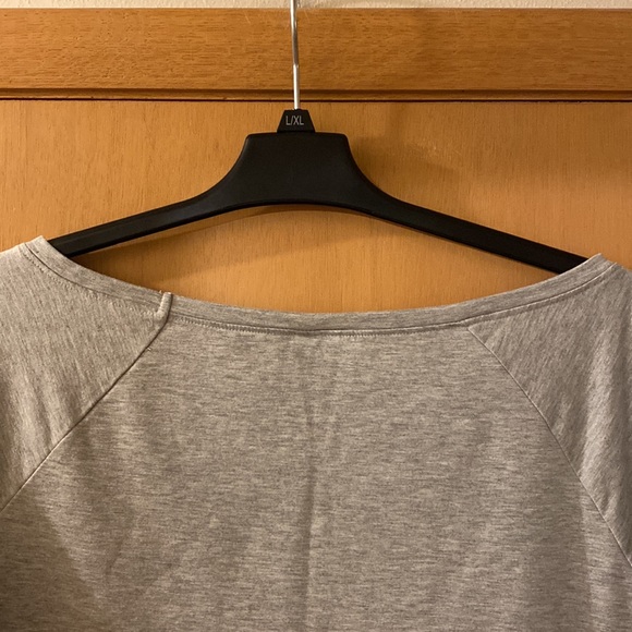 Torrid Foil Off Shoulder Boat Neck Lightweight Sweatshirt Grey Gray Plus 1/1X - Picture 10 of 11